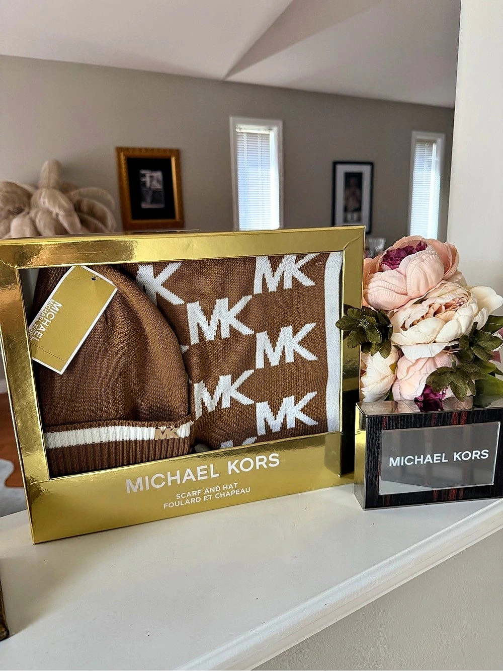 Michael Kors hat and scarf gift set Brown & White NWT Gift Set